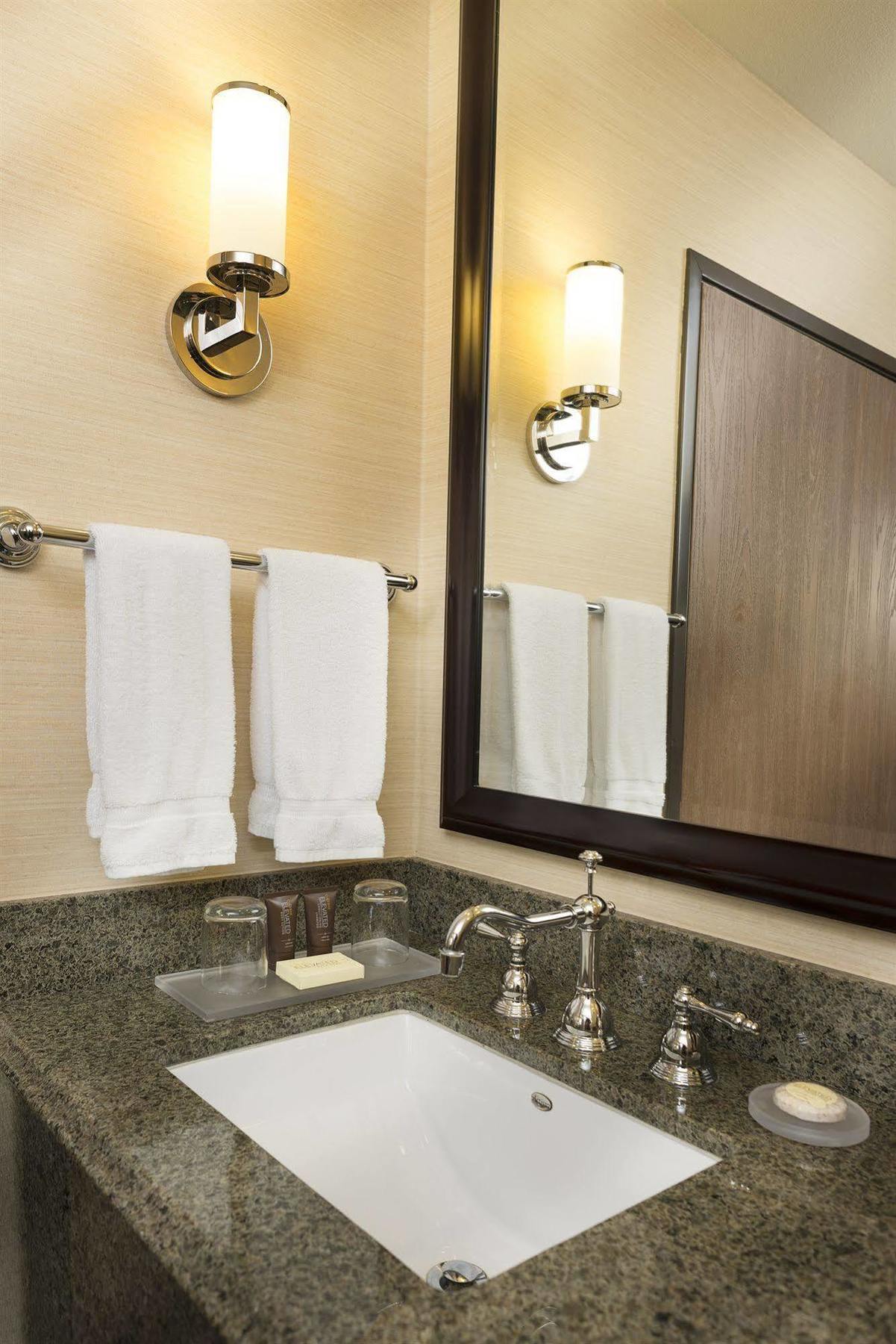 Ayres Suites Yorba Linda/Anaheim Hills Exterior photo